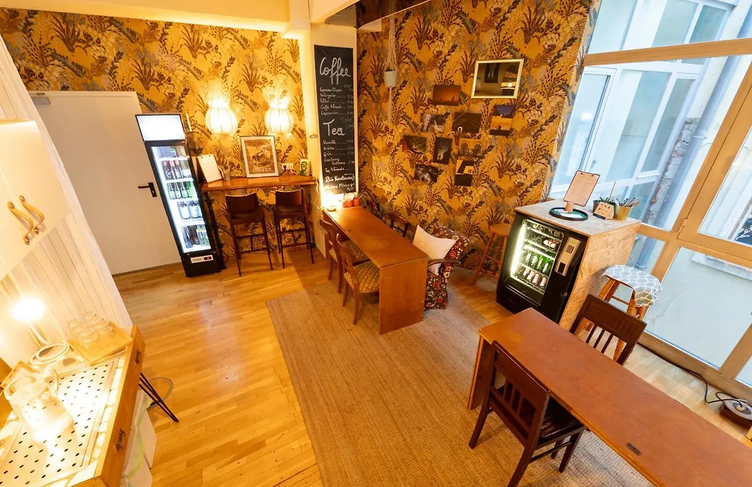 Sishaus Hostel-1